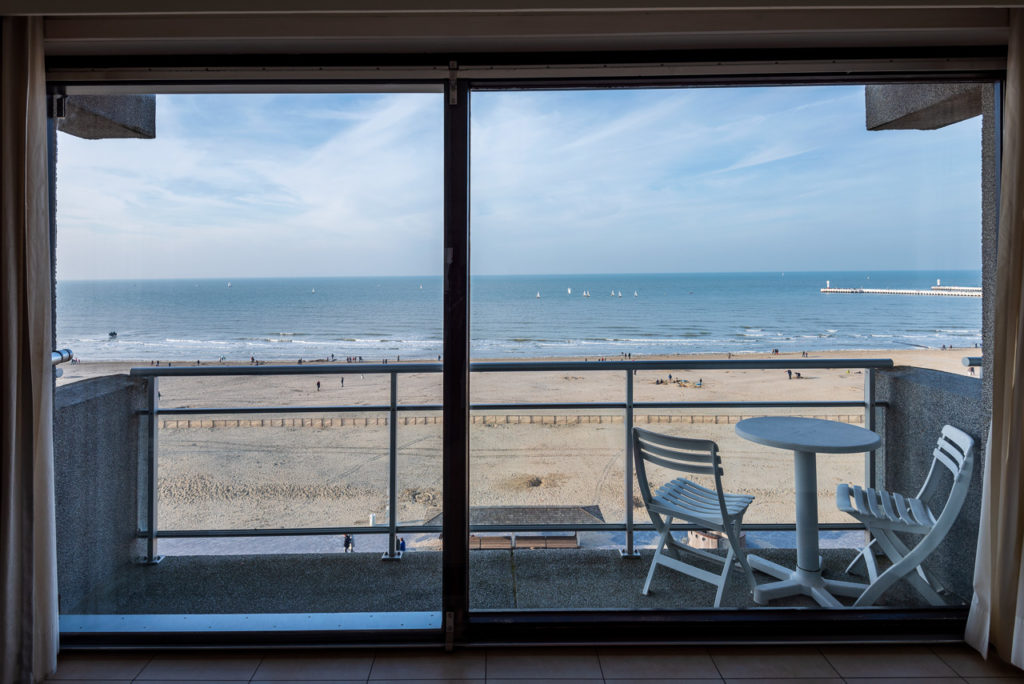 Appartement met frontaal zeezicht en 3 slaapkamers te huur in Nieuwpoort